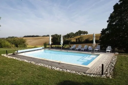 Piscine côté terrasse Cantou Paouruc Piscine côté terrasse Cantou Paouruc